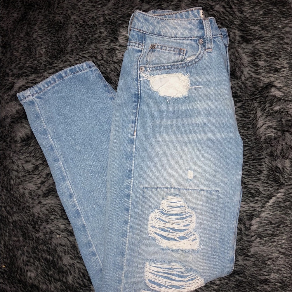 Distressed Garage mom jeans⭐️
